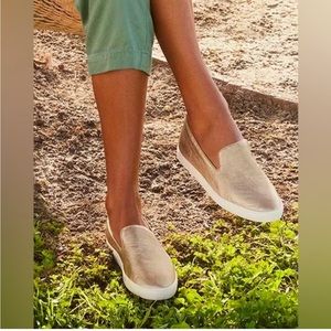 Birdies “The Swift” Gold Leather Slip-on Sneaker Size 9.5